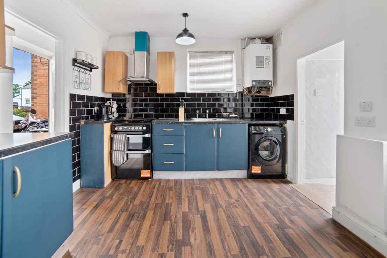 Exclusive Deals L Last-Minute Reserve L Townhouse With Sleeps 6 L Braunstone Town , Leicester L By Zen Nights Short Lets & Serviced Accommodations Eksteriør billede